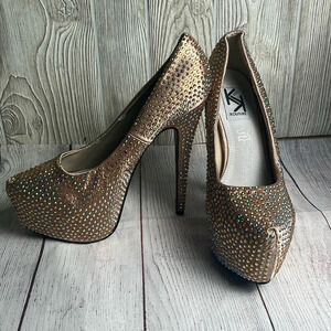 Women Kiss Kouture Rhinestone Pumps SIze 10